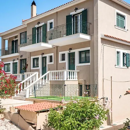 Apartment Daratos 4 *