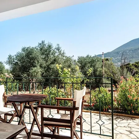 Apartament Daratos 4 *